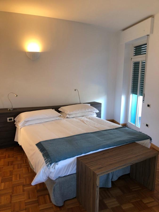 Albergo Del Sole Porto Valtravaglia Bagian luar foto
