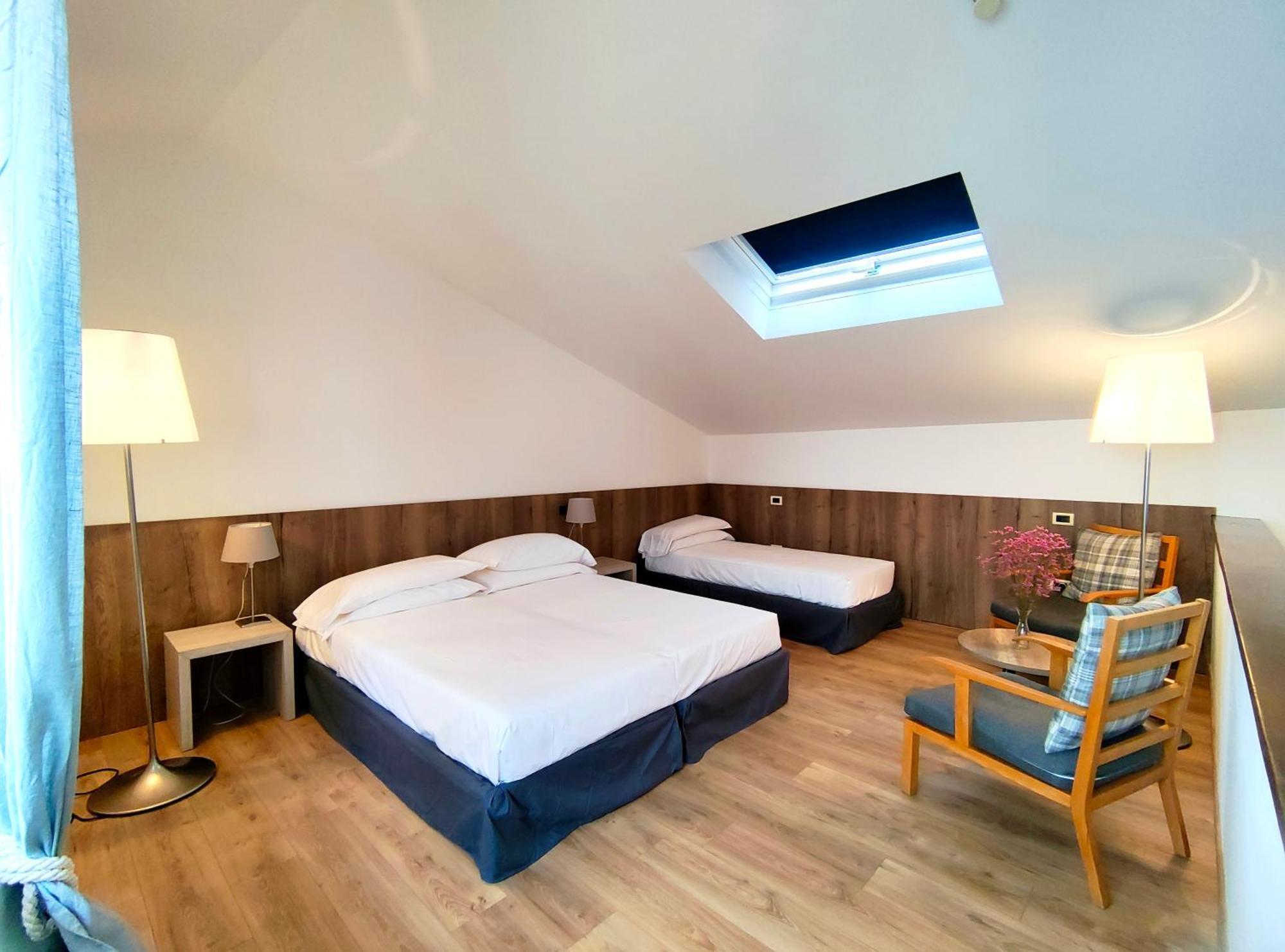 Albergo Del Sole Porto Valtravaglia Bagian luar foto