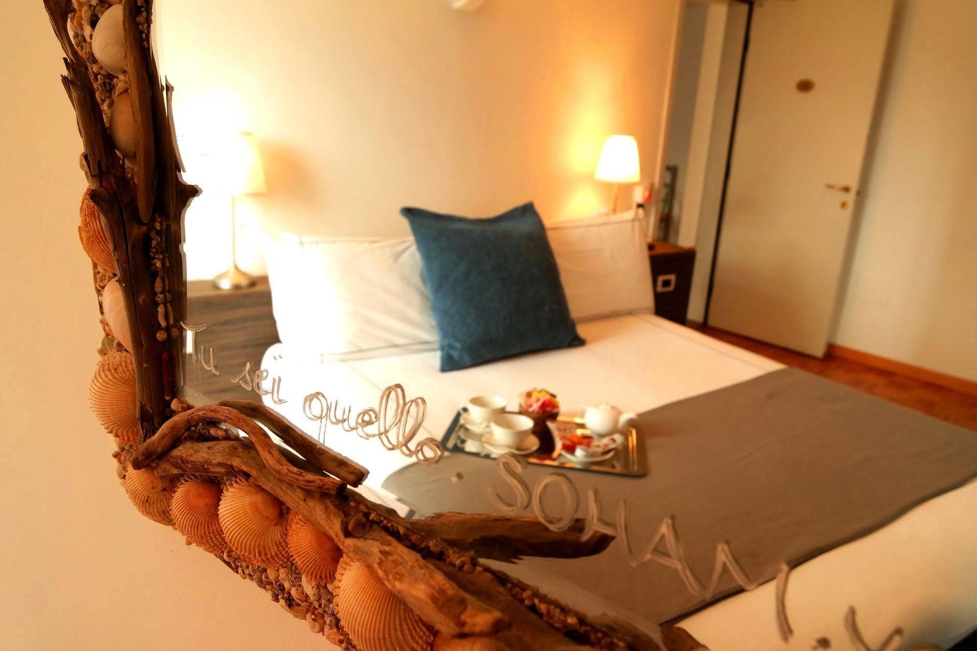 Albergo Del Sole Porto Valtravaglia Bagian luar foto