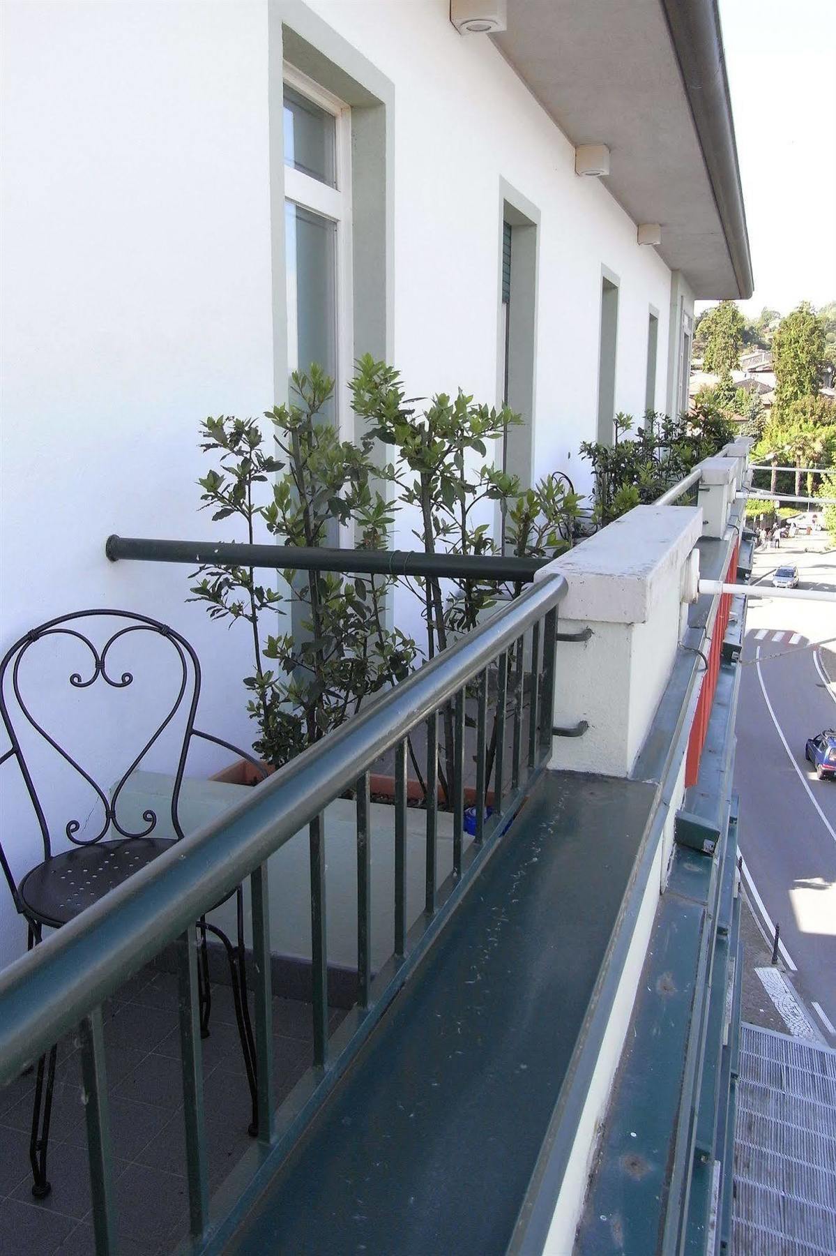 Albergo Del Sole Porto Valtravaglia Bagian luar foto