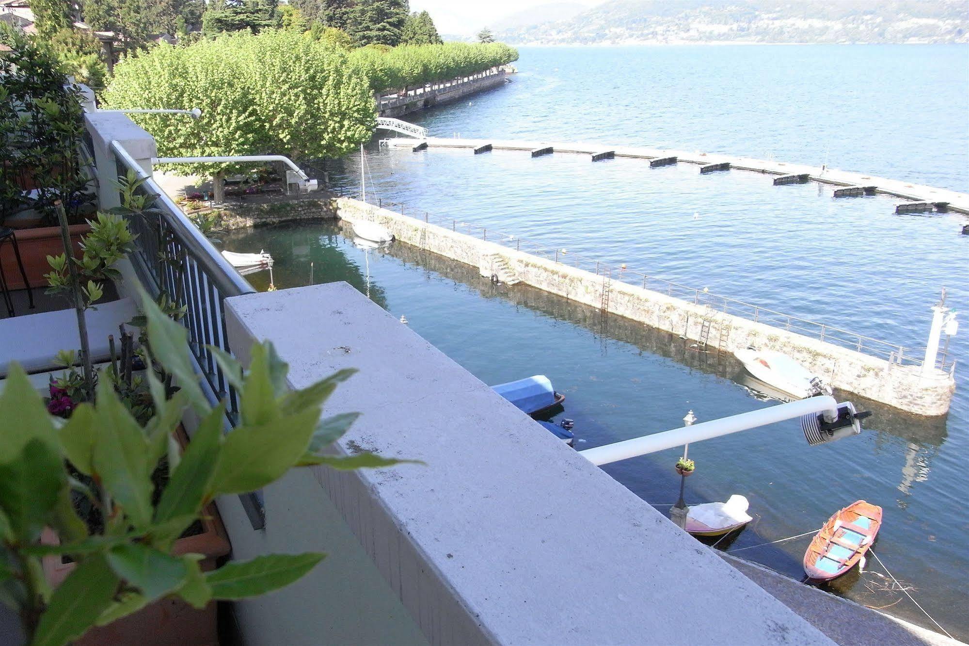 Albergo Del Sole Porto Valtravaglia Bagian luar foto