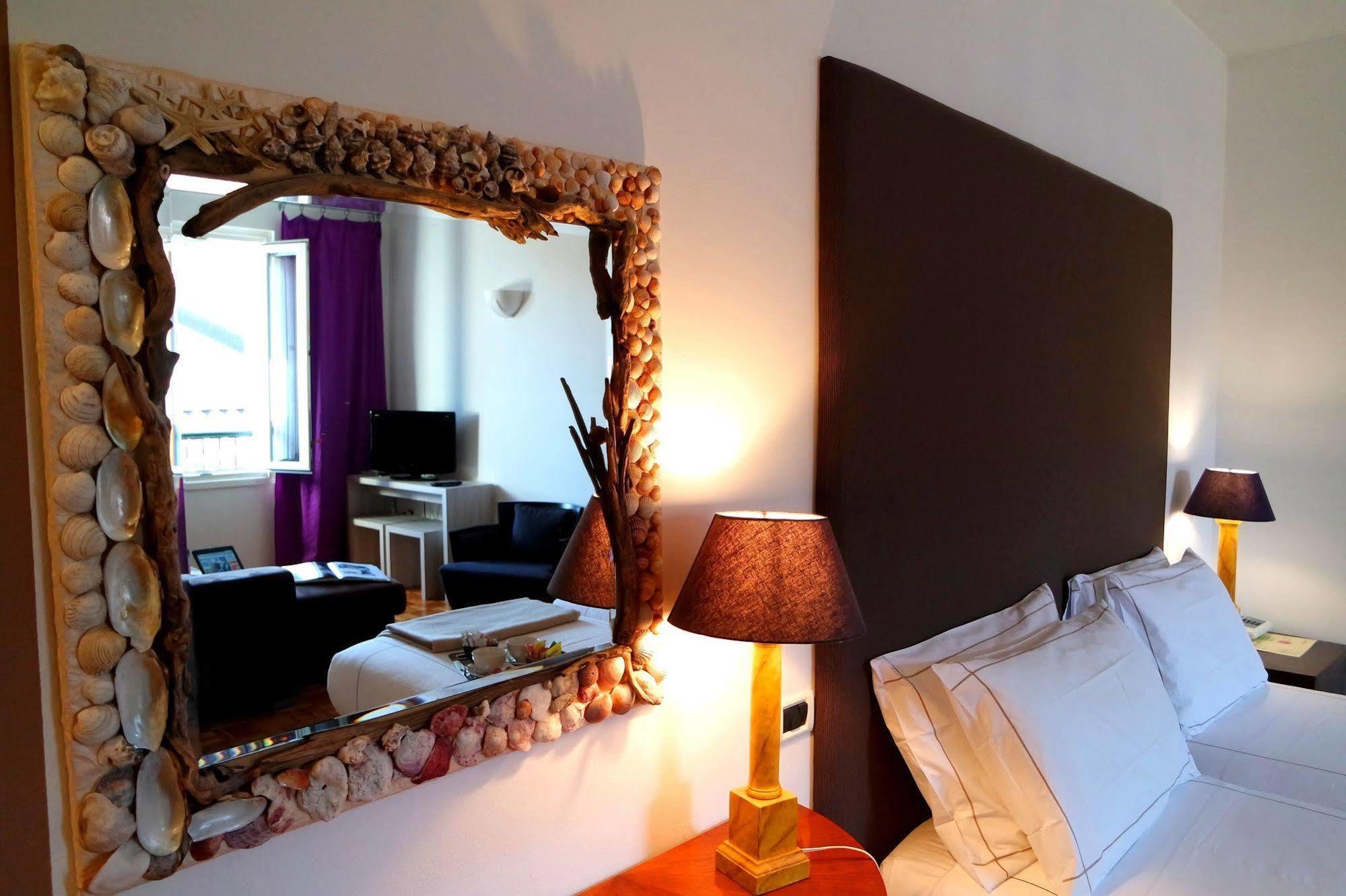 Albergo Del Sole Porto Valtravaglia Bagian luar foto